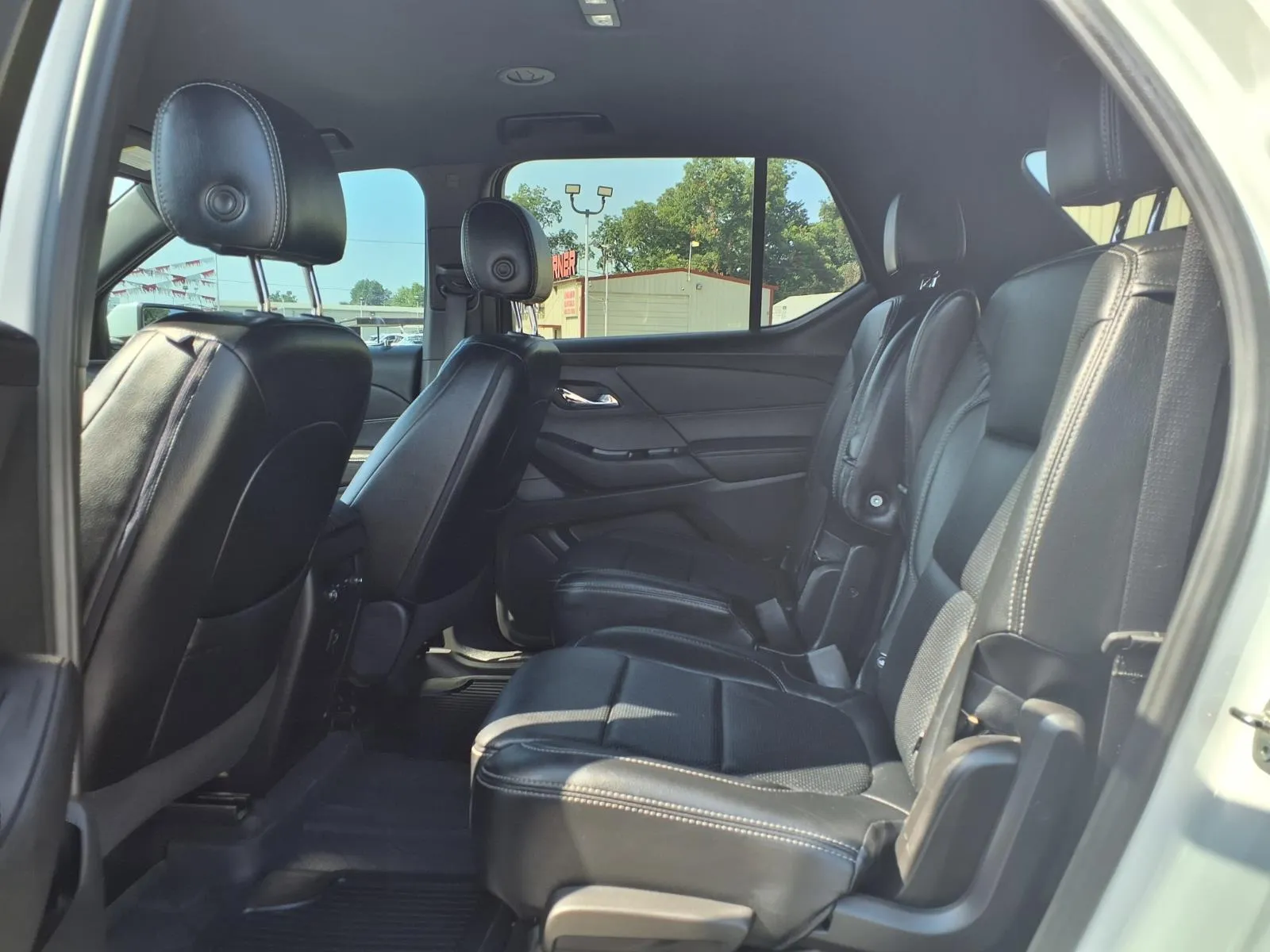 Chevrolet Traverse photo 14