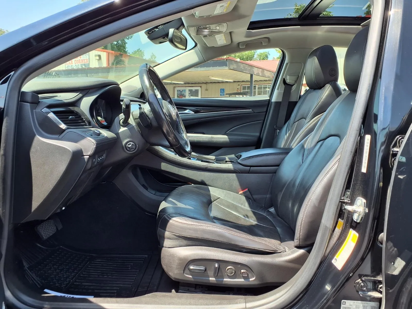 Buick LaCrosse photo 12
