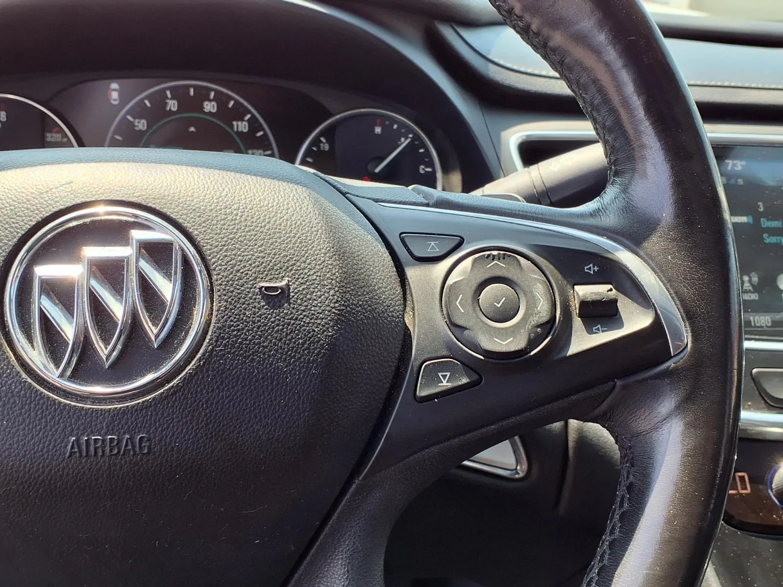 Buick LaCrosse photo 6