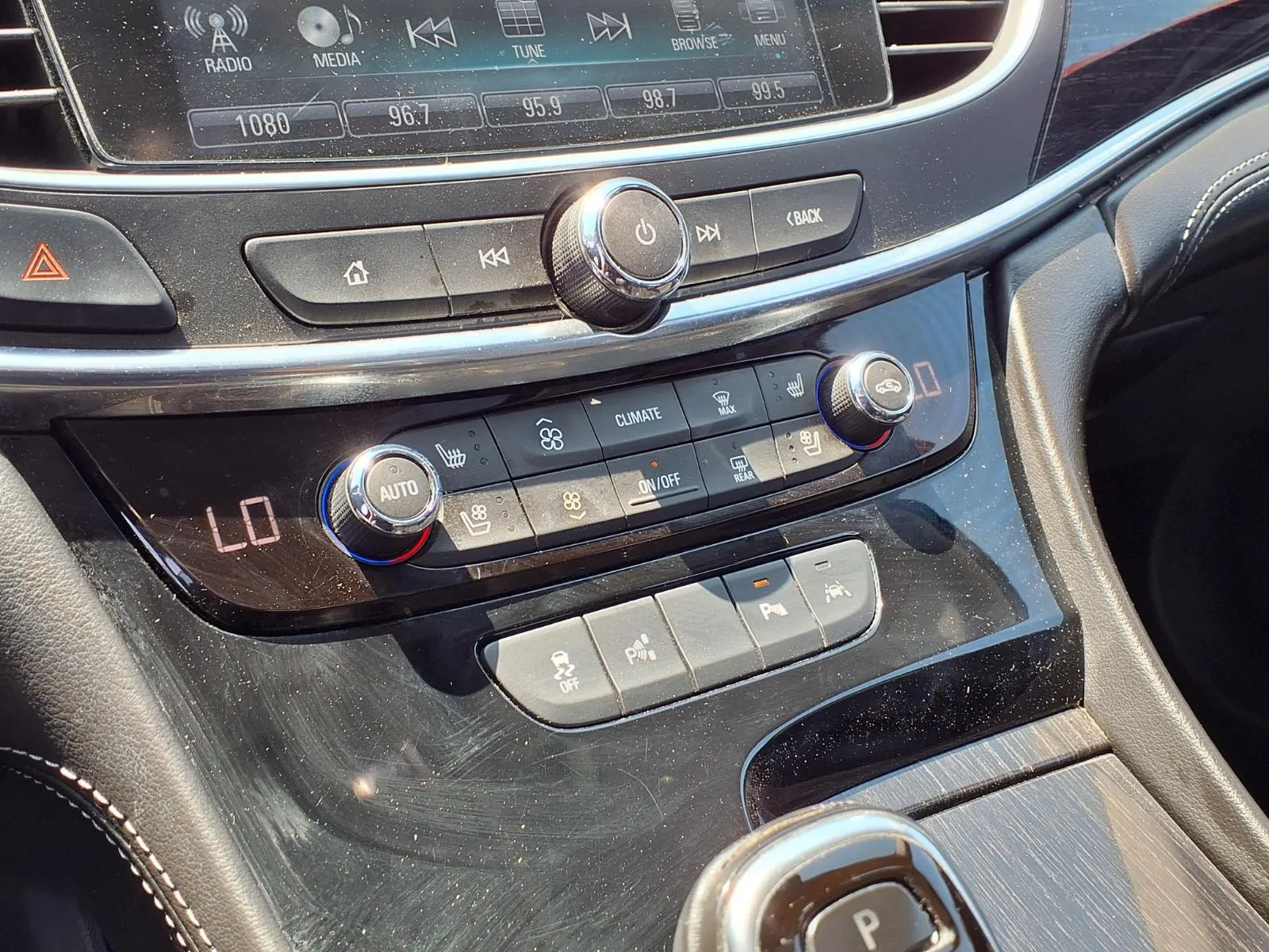 Buick LaCrosse photo 9