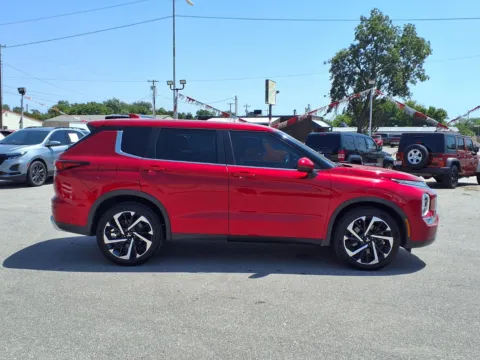 Photos of 2023 MITSUBISHI OUTLANDER SE for sale in Chickasha, OK at Bryan's Car Corner Chickasha