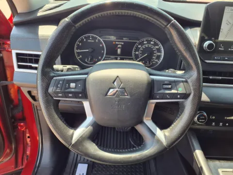 More photos of 2023 MITSUBISHI OUTLANDER SE at Bryan's Car Corner Chickasha, OK