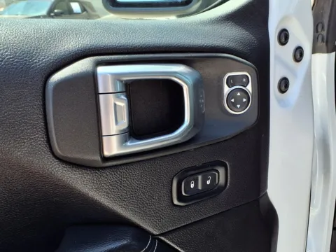 More photos of 2022 JEEP WRANGLER SAHARA at Bryan's Car Corner Chickasha, OK