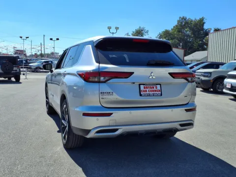 Another view of 2022 MITSUBISHI OUTLANDER SE for sale in Chickasha, OK at Bryan's Car Corner Chickasha