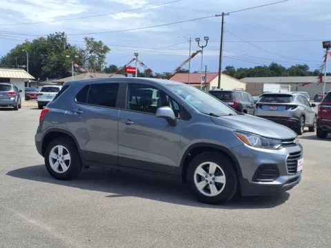 Photos of 2020 CHEVROLET TRAX LS for sale in Chickasha, OK at Bryan's Car Corner Chickasha