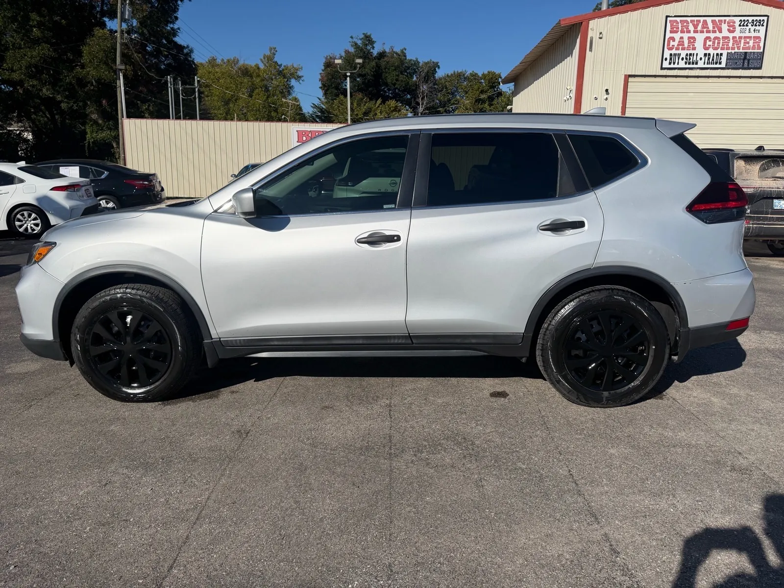 Nissan Rogue photo 2
