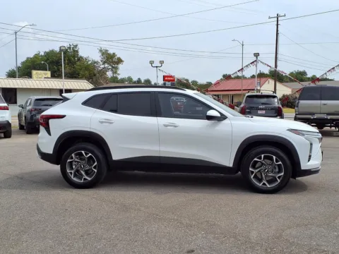 Photos of 2025 CHEVROLET TRAX 1LT for sale in Chickasha, OK at Bryan's Car Corner Chickasha
