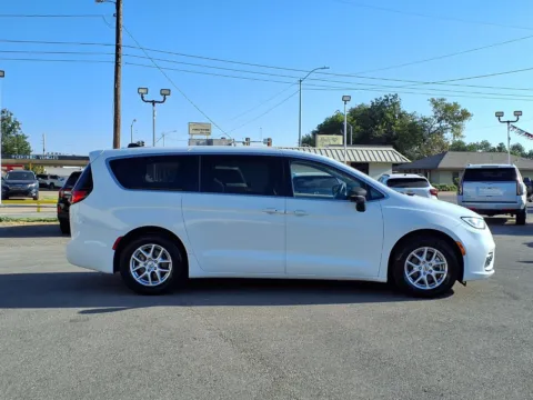 Photos of 2023 CHRYSLER PACIFICA TOURING L for sale in Chickasha, OK at Bryan's Car Corner Chickasha