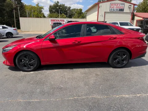 Photos of 2022 HYUNDAI ELANTRA SEL for sale in Chickasha, OK at Bryan's Car Corner Chickasha