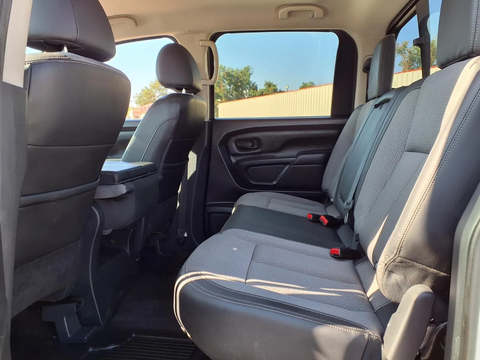 Nissan Titan photo 13