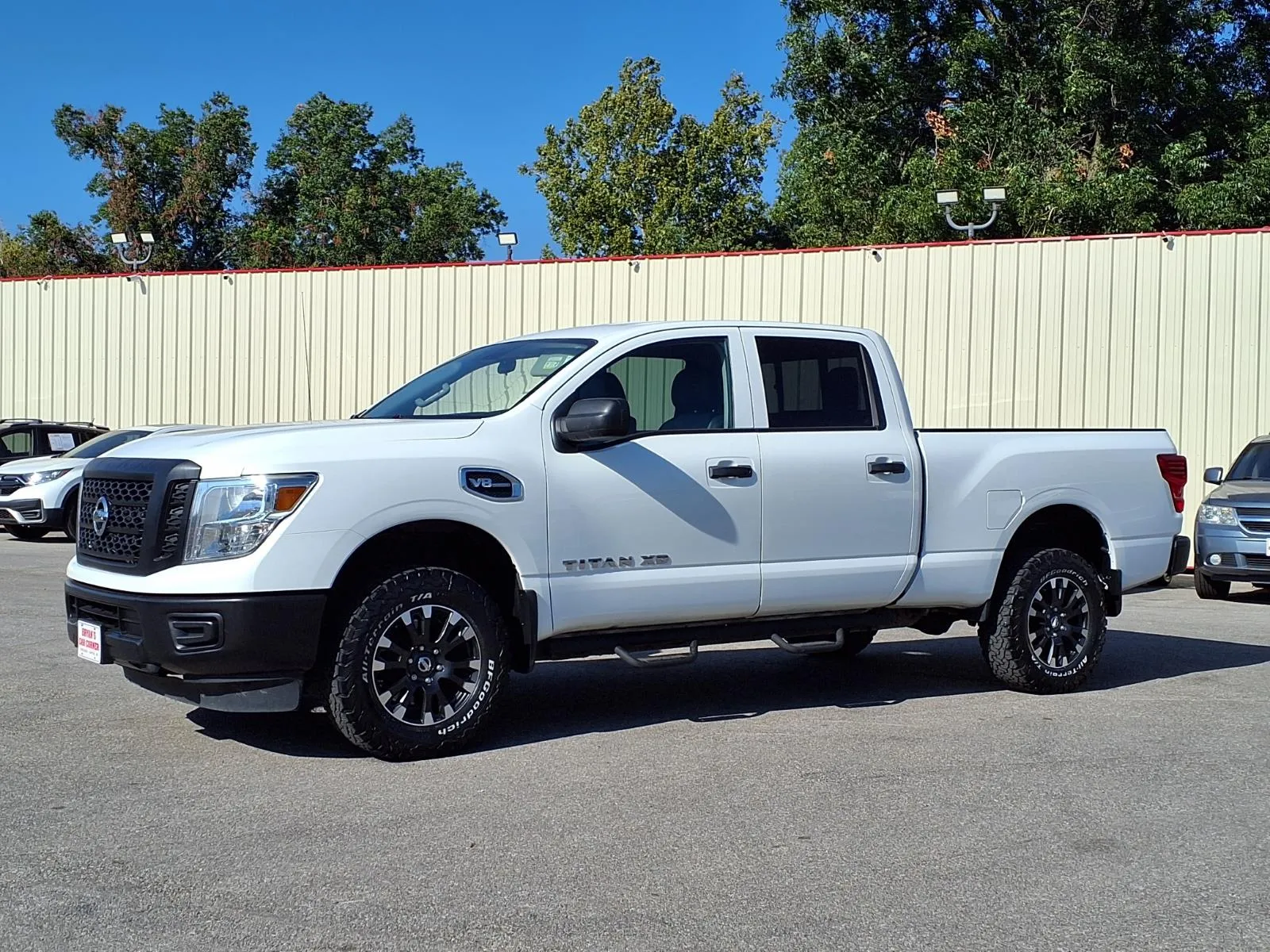 Nissan Titan photo 14