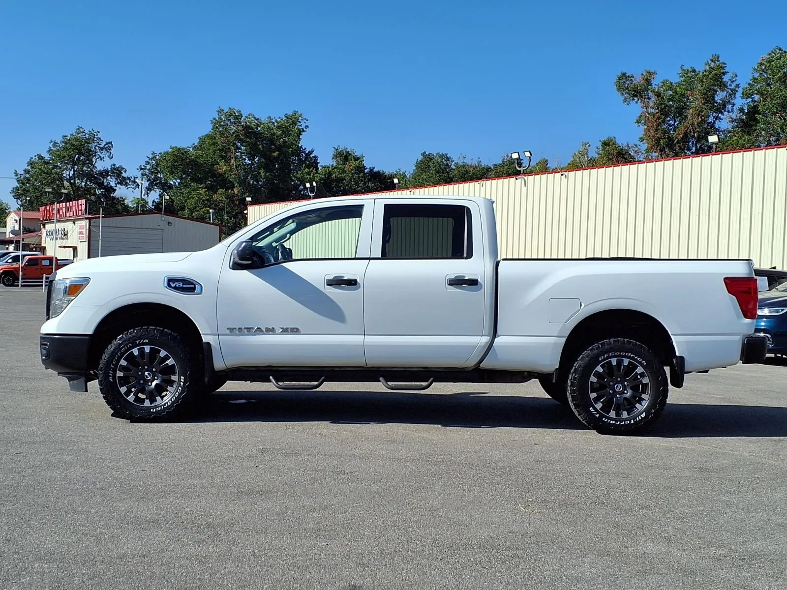 Nissan Titan photo 15