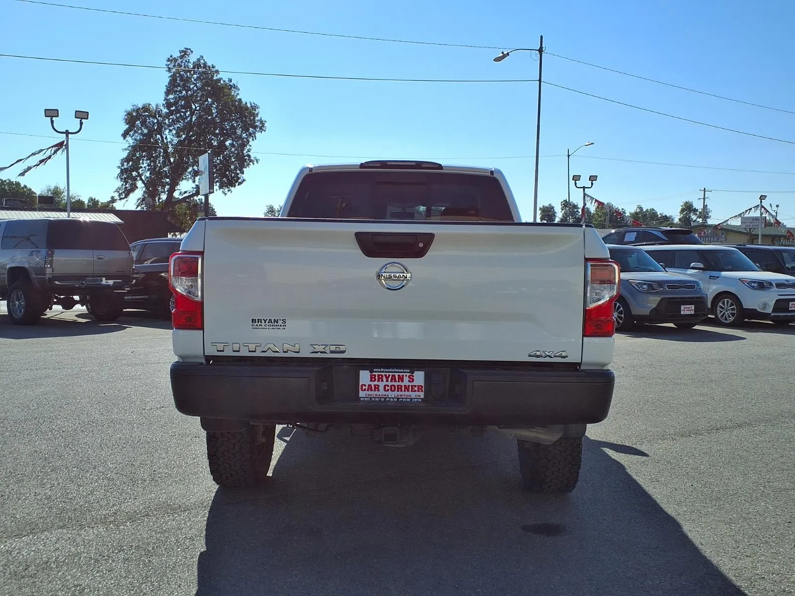 Nissan Titan photo 18