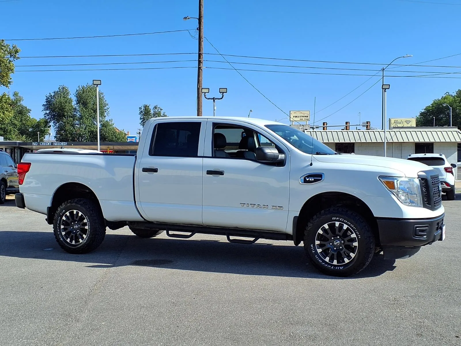 Nissan Titan photo 22