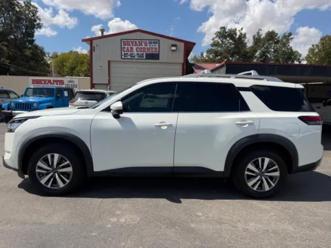 Photos of 2022 NISSAN PATHFINDER SL for sale in Chickasha, OK at Bryan's Car Corner Chickasha