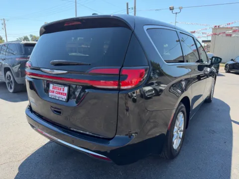 More photos of 2023 CHRYSLER PACIFICA TOURING L at Bryan's Car Corner Chickasha, OK