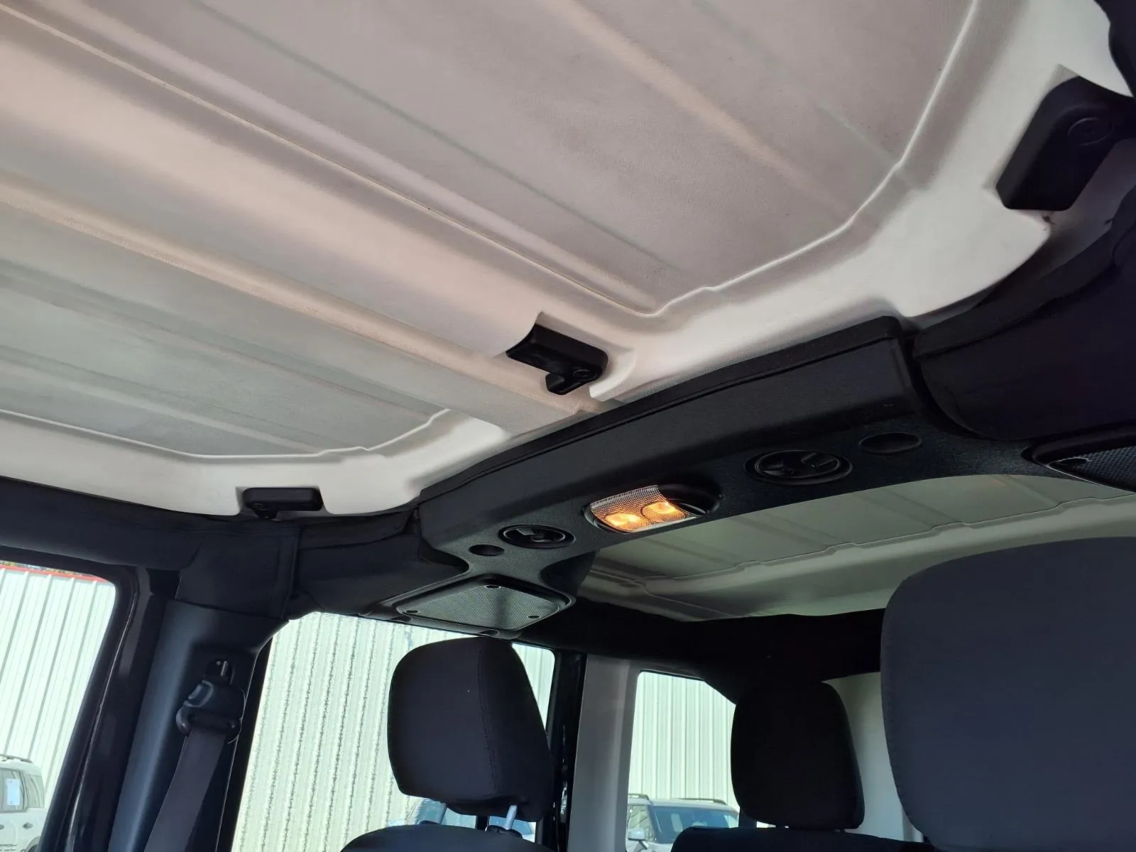 Jeep Wrangler photo 11