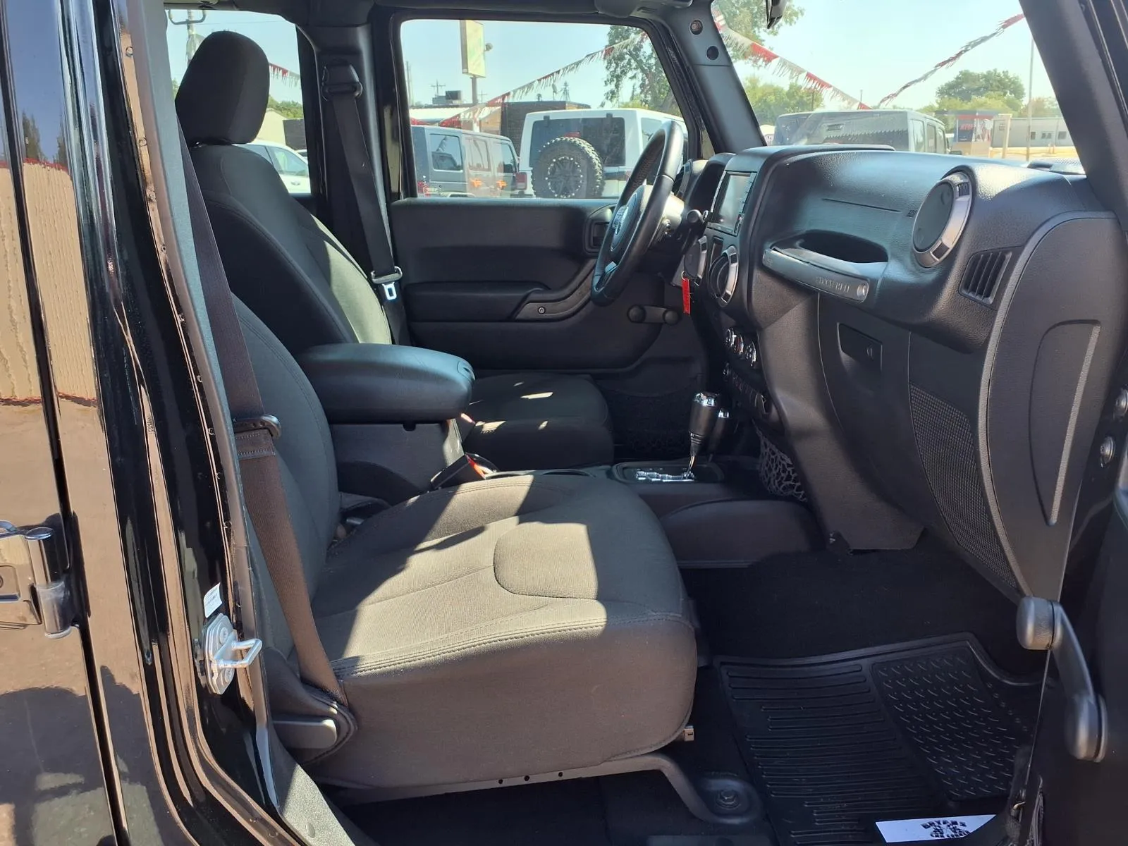 Jeep Wrangler photo 15