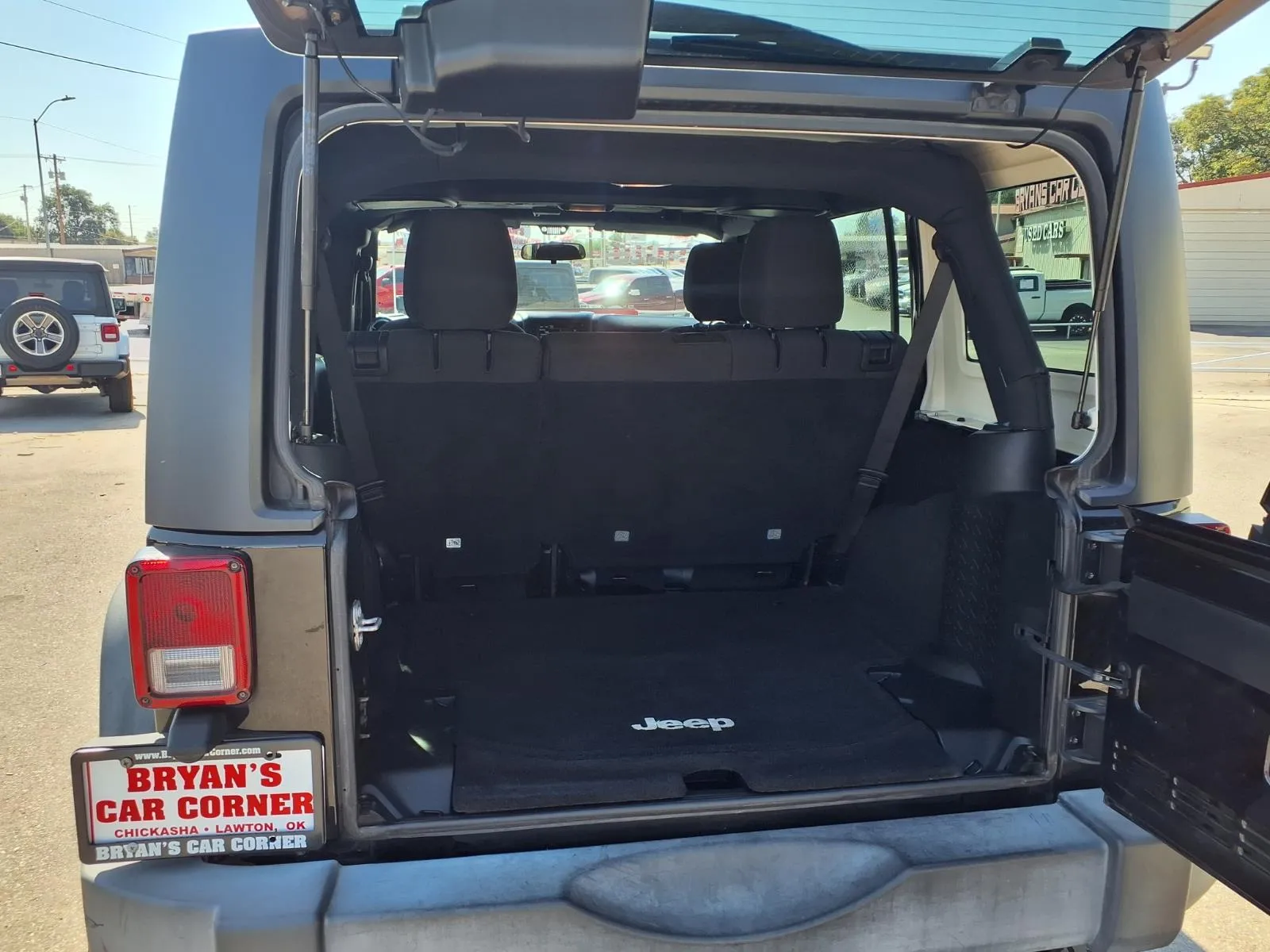 Jeep Wrangler photo 19