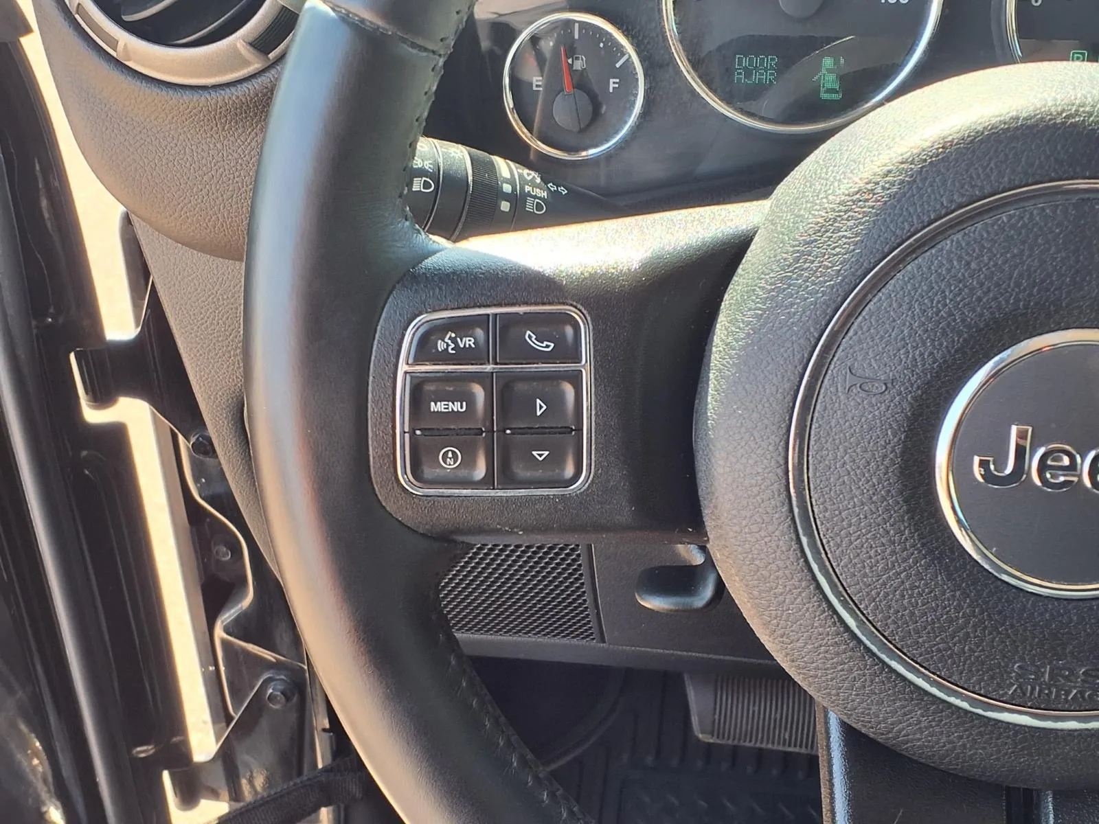 Jeep Wrangler photo 6