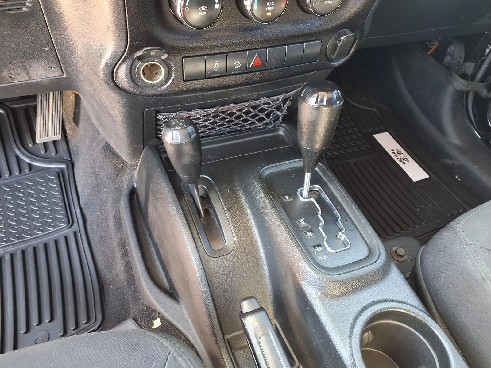 Jeep Wrangler photo 10