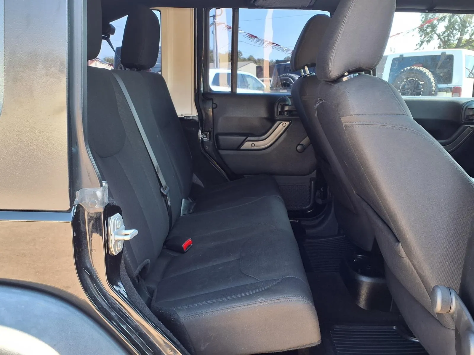 Jeep Wrangler photo 15