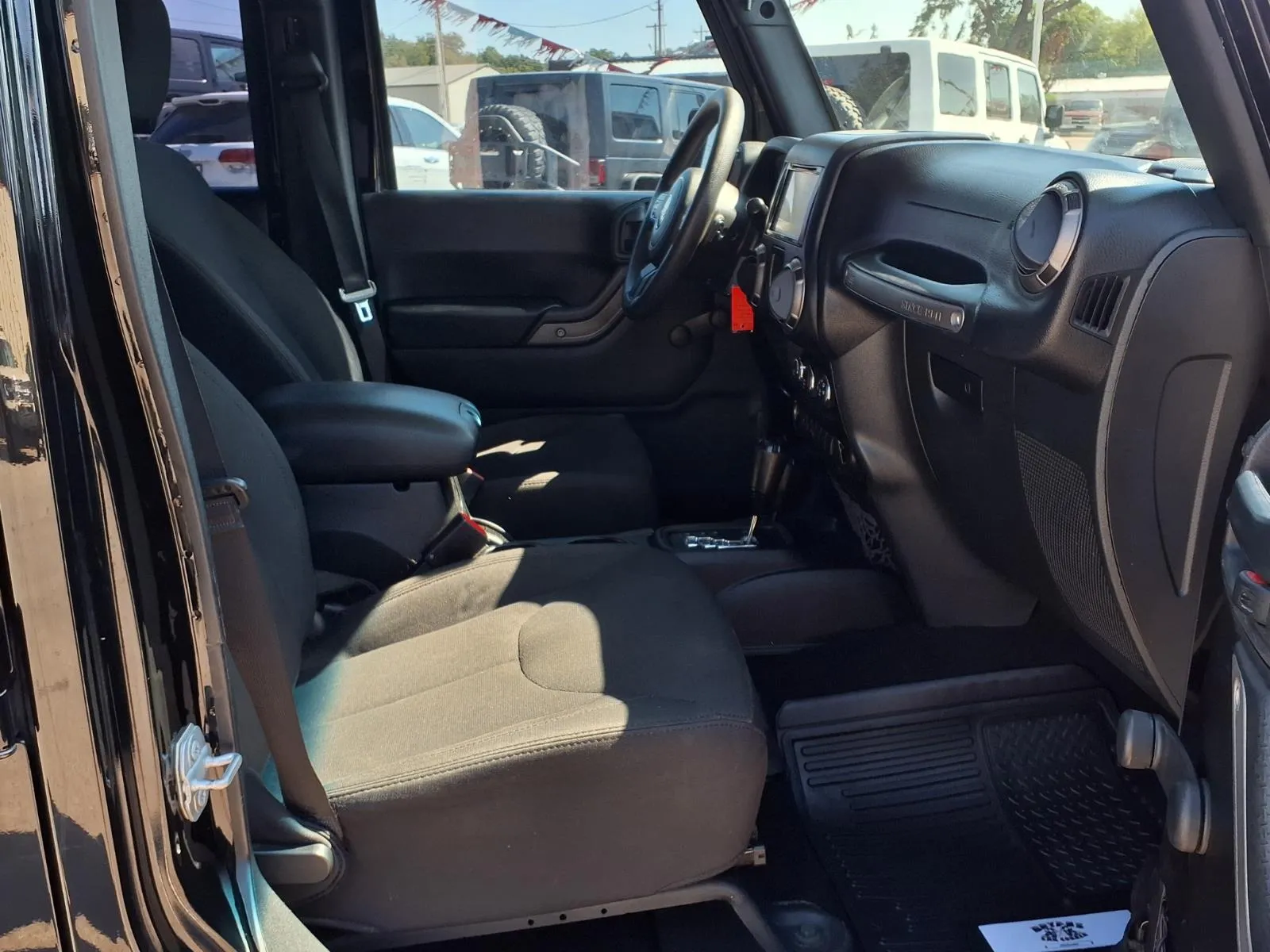 Jeep Wrangler photo 16