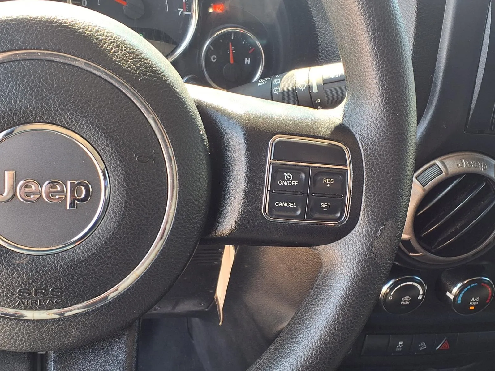 Jeep Wrangler photo 7