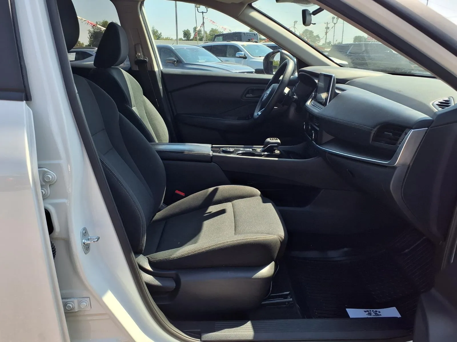 Nissan Rogue photo 14