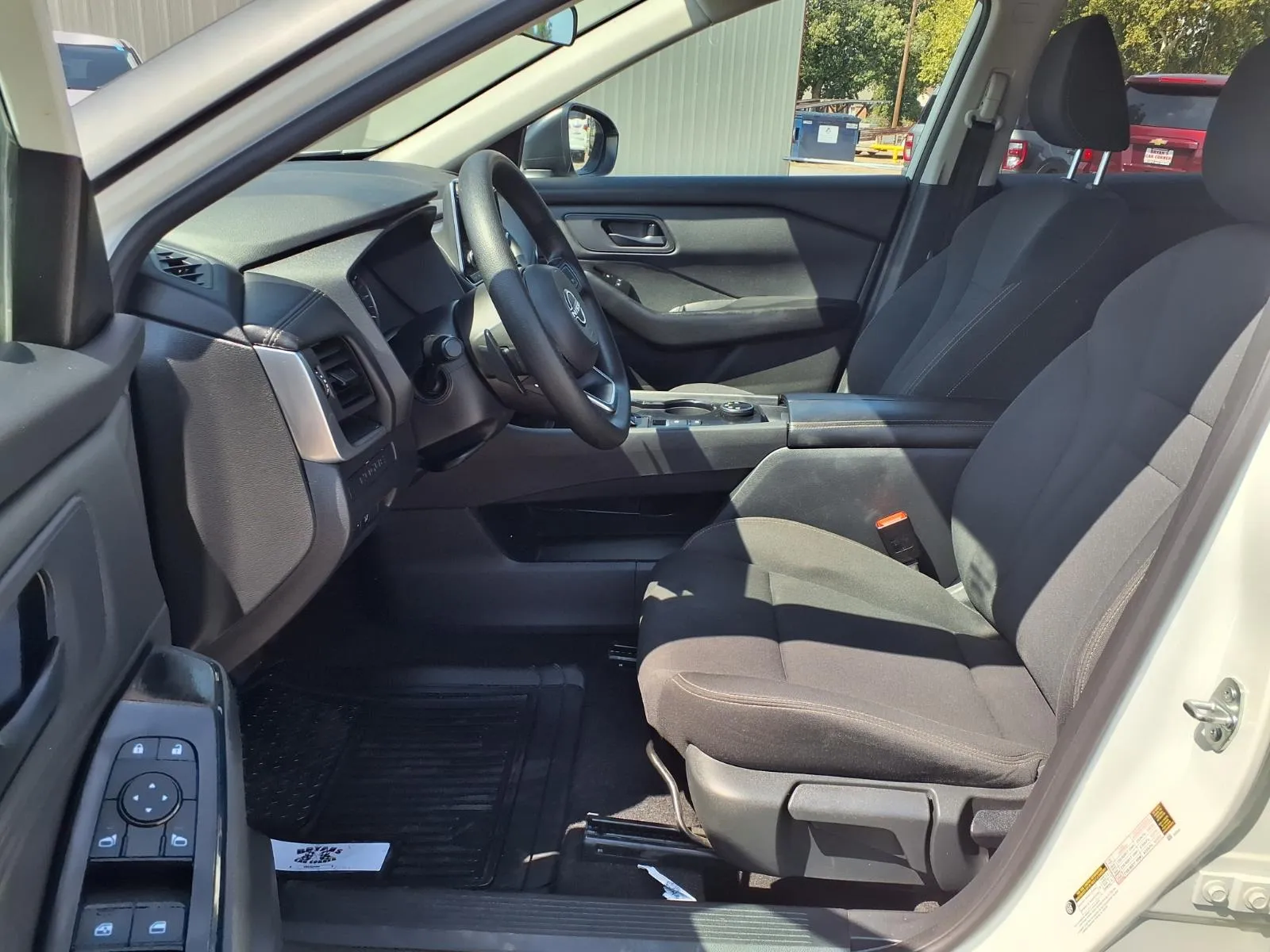 Nissan Rogue photo 9