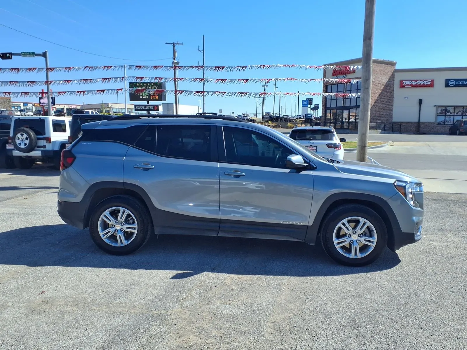 GMC Terrain photo 2