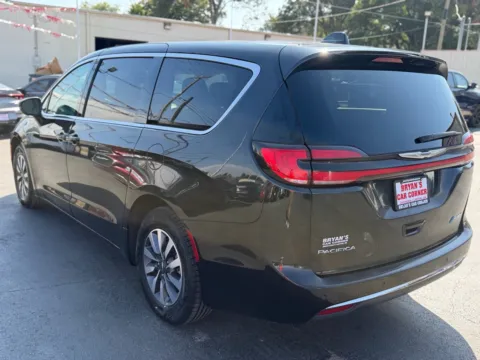More photos of 2023 CHRYSLER PACIFICA HYBRID TOURING L at Bryan's Car Corner Chickasha, OK