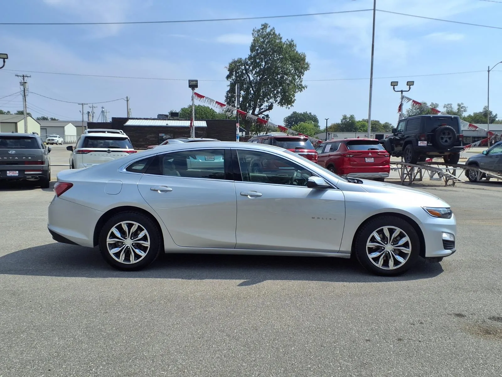 Chevrolet Malibu photo 2