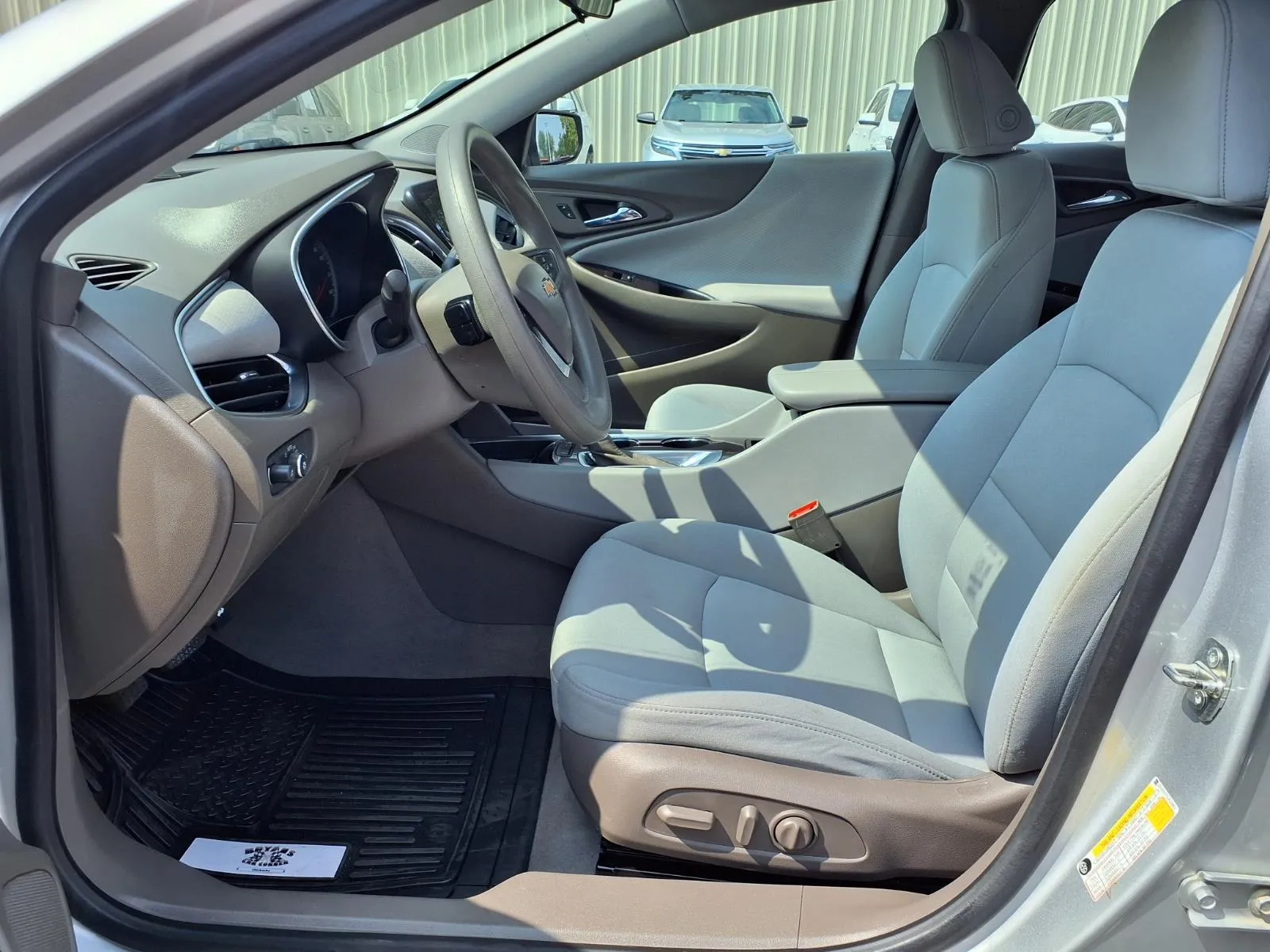 Chevrolet Malibu photo 9