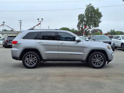 Photos of 2018 JEEP GRAND CHEROKEE LIMITED for sale in Chickasha, OK at Bryan's Car Corner Chickasha