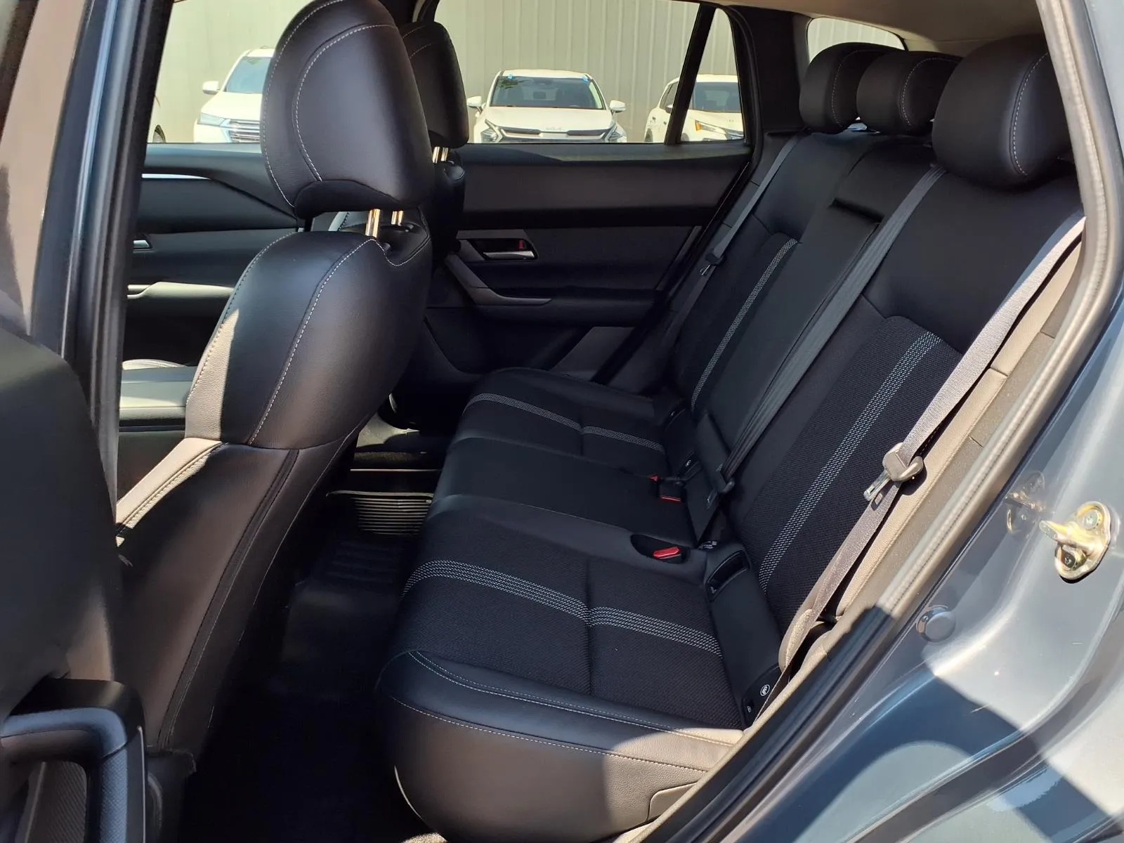 Mazda CX-50 photo 11