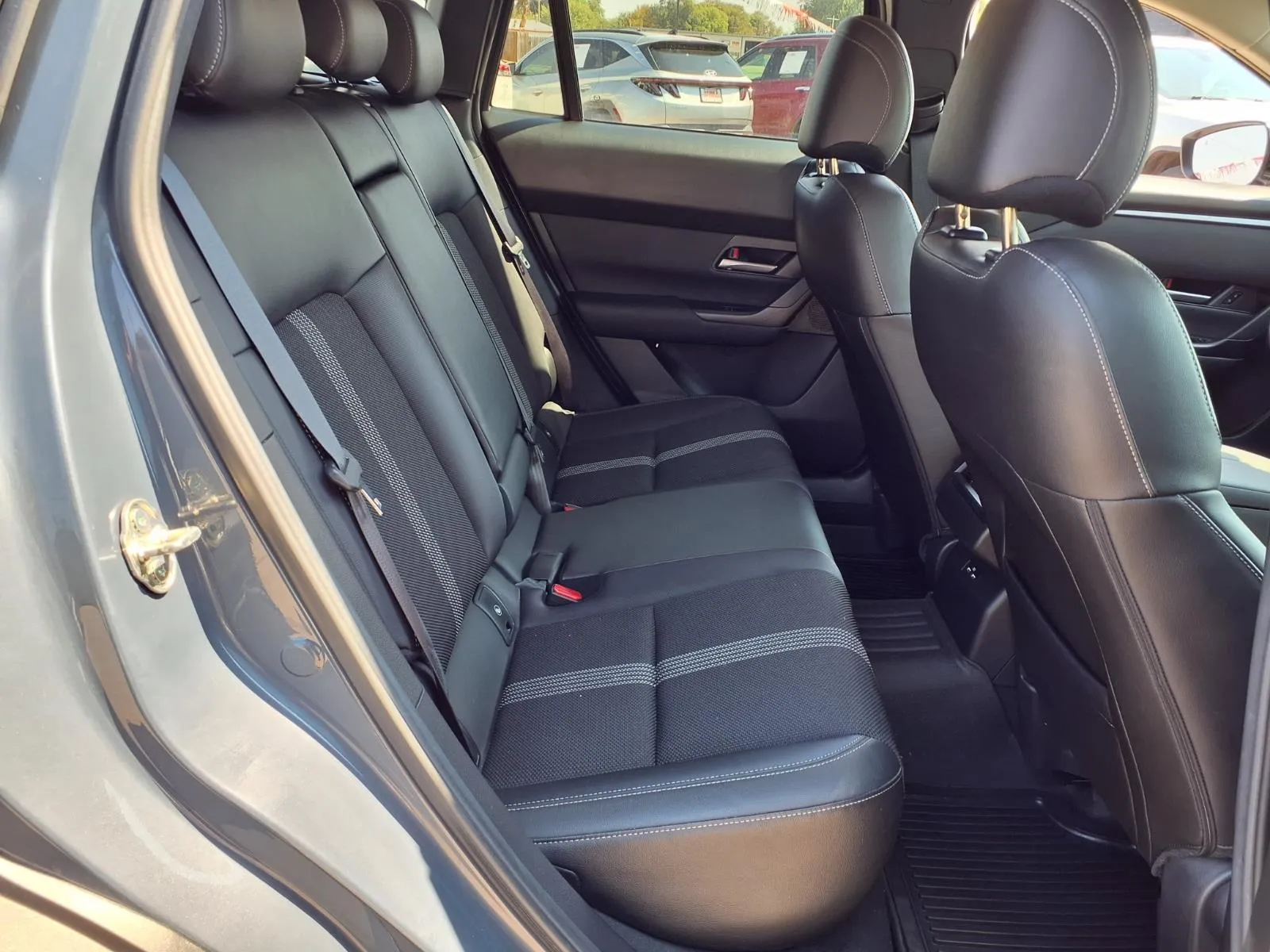 Mazda CX-50 photo 13