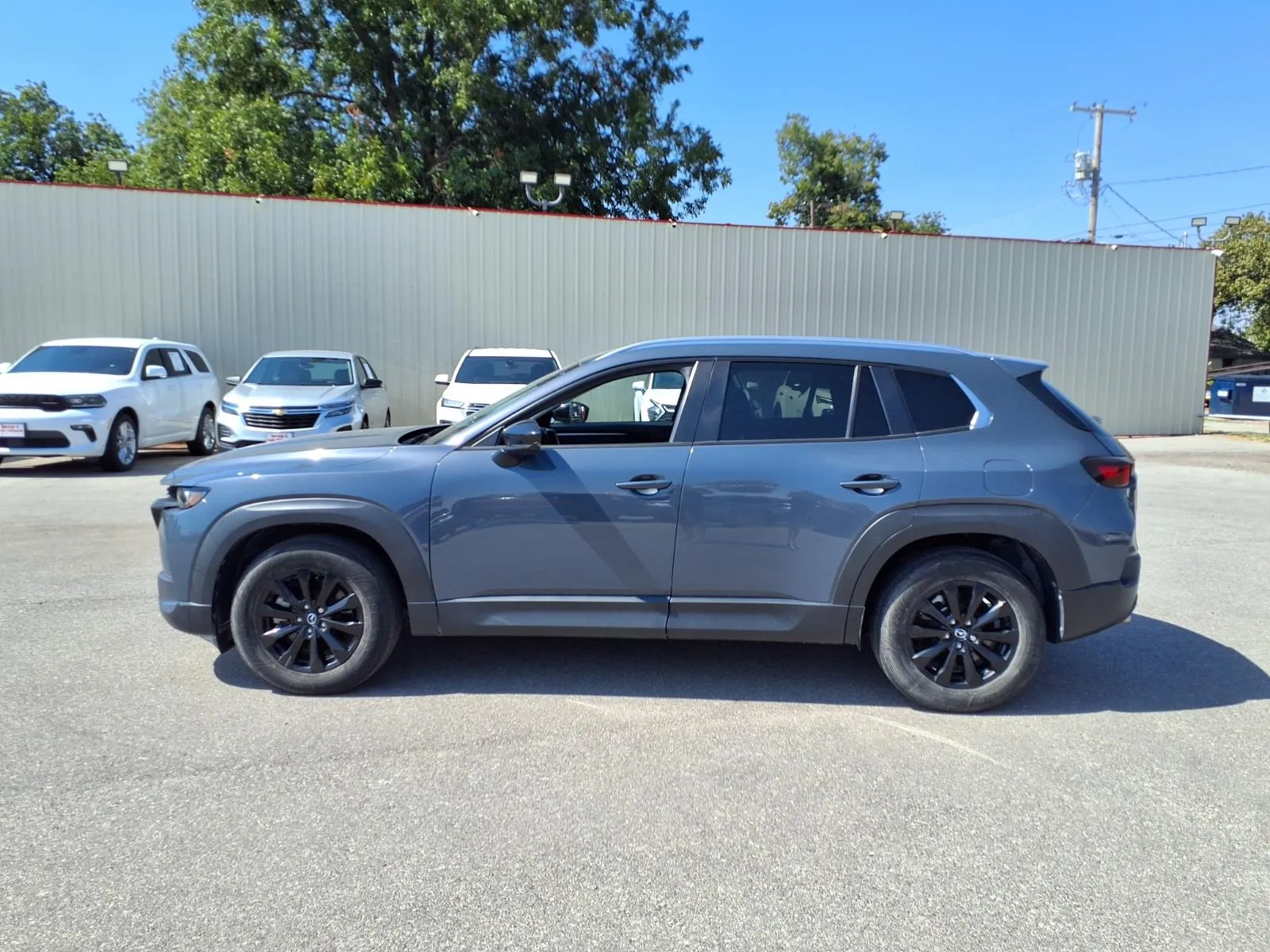 Mazda CX-50 photo 16