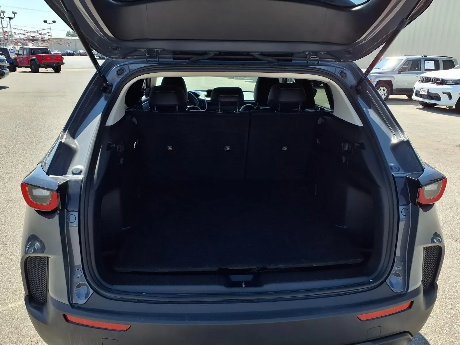 Mazda CX-50 photo 18