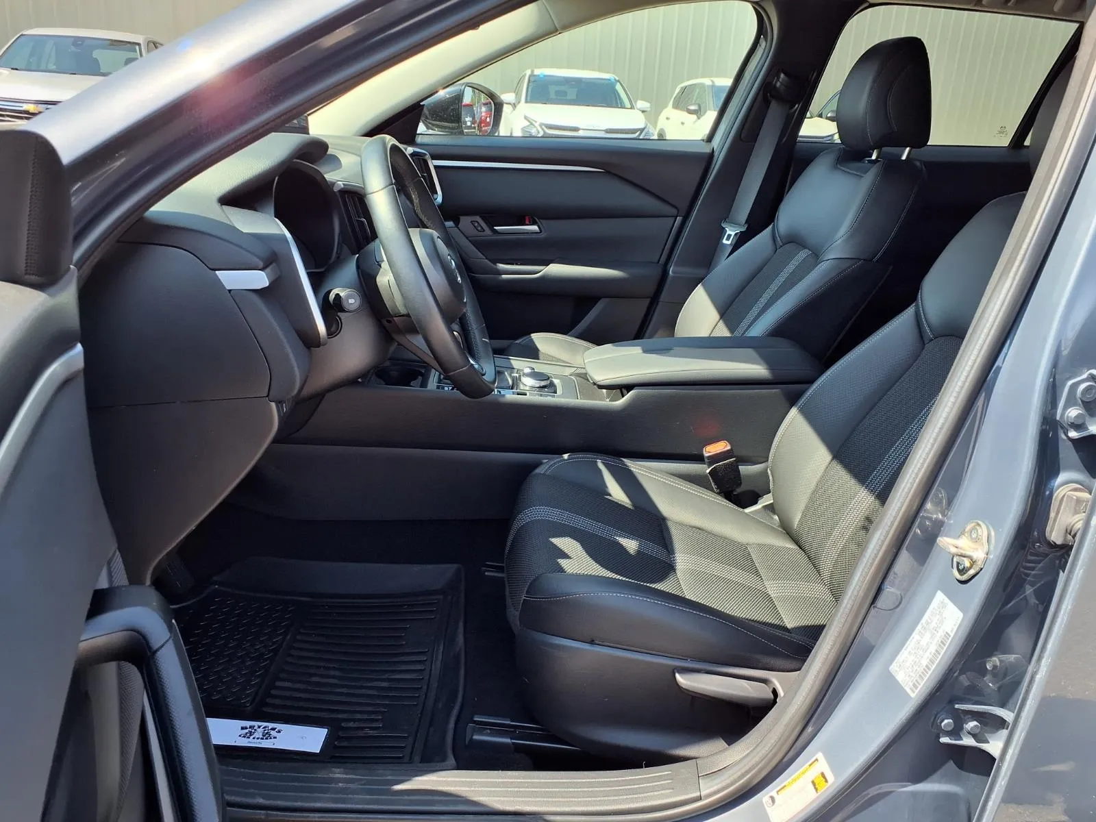Mazda CX-50 photo 9