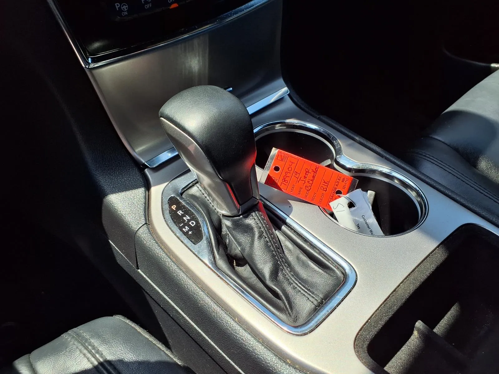 Jeep Grand Cherokee photo 11