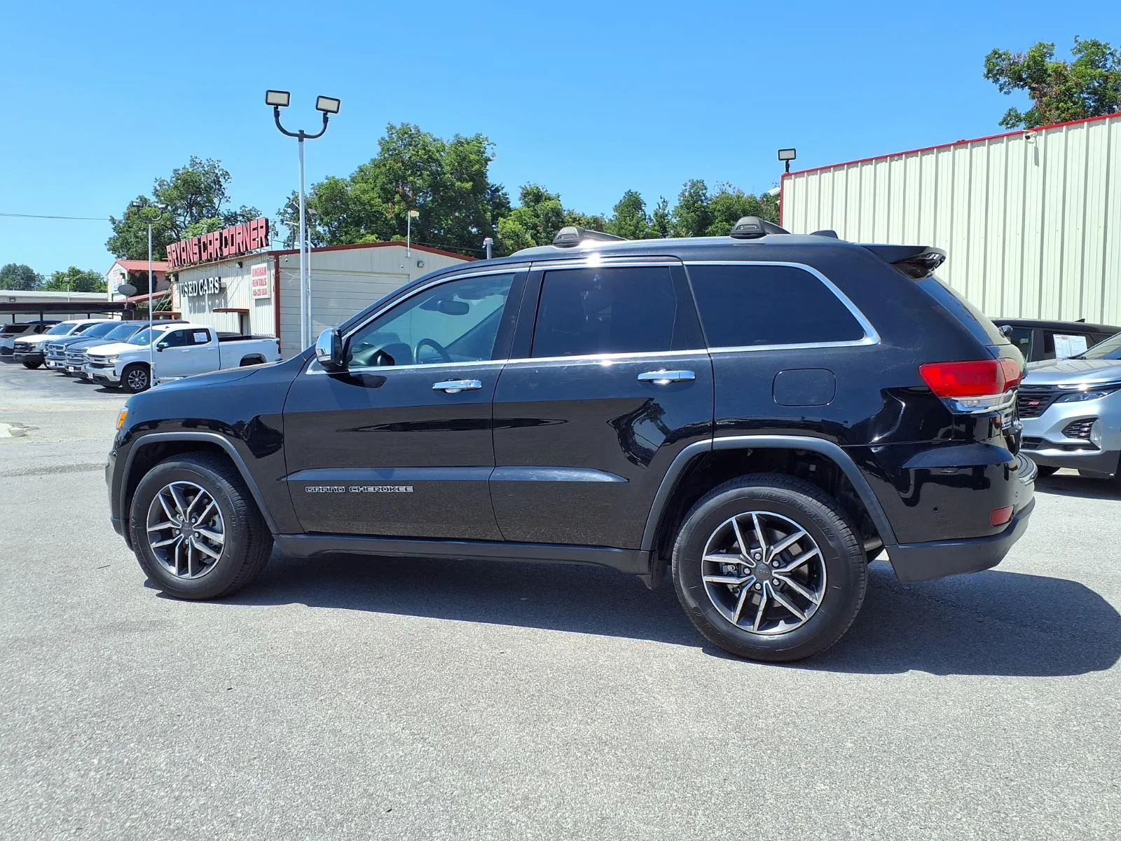 Jeep Grand Cherokee photo 18