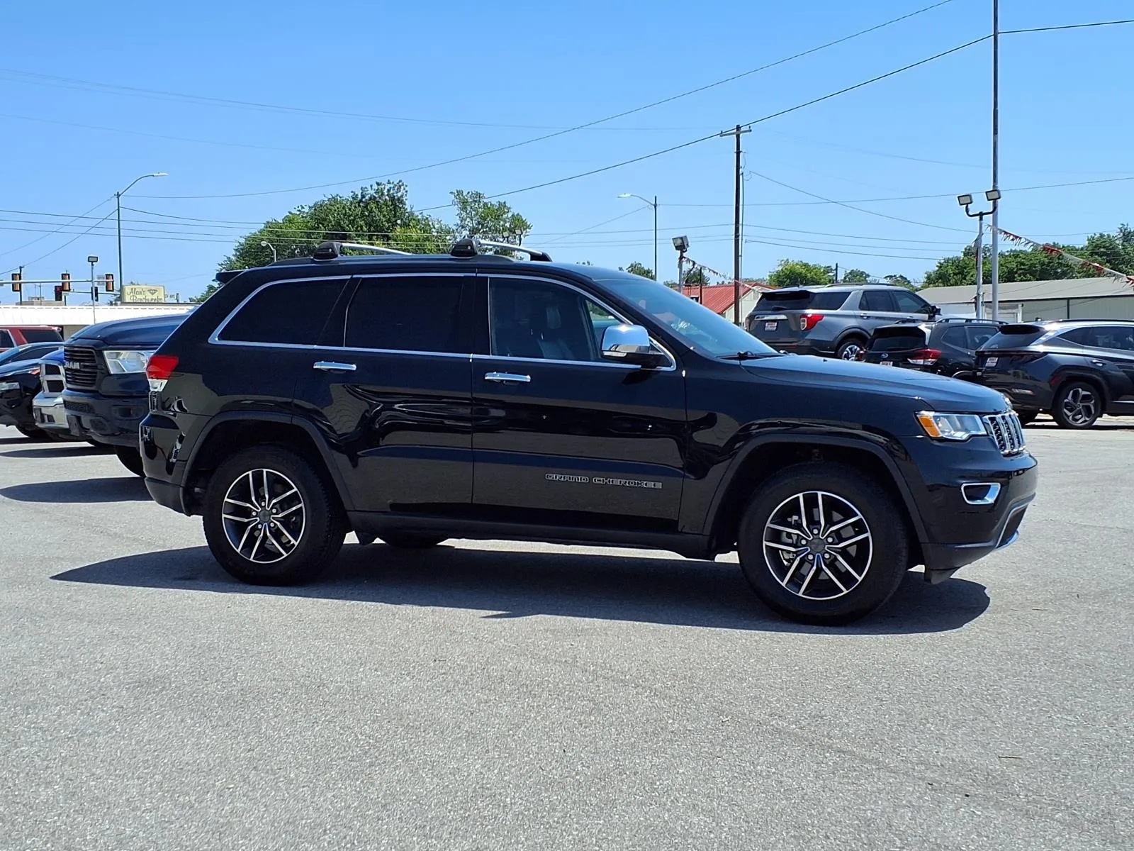 Jeep Grand Cherokee photo 22