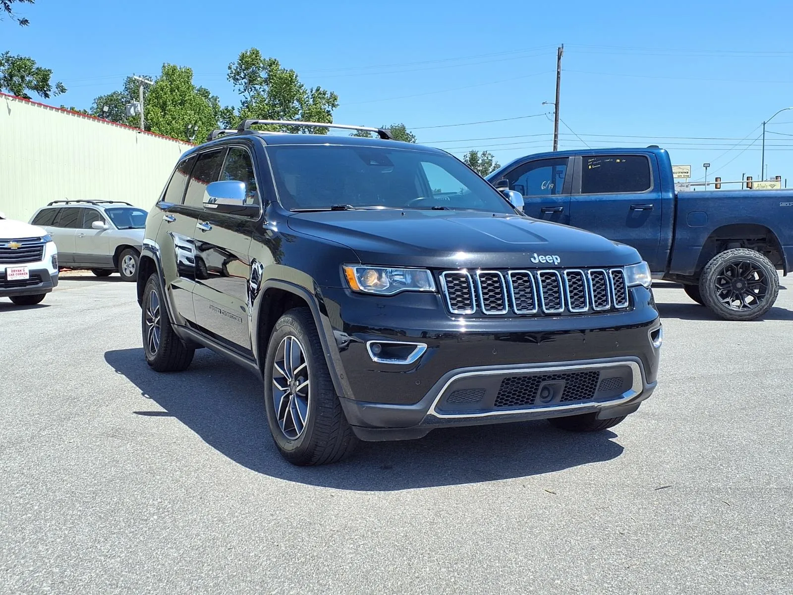 Jeep Grand Cherokee photo 24