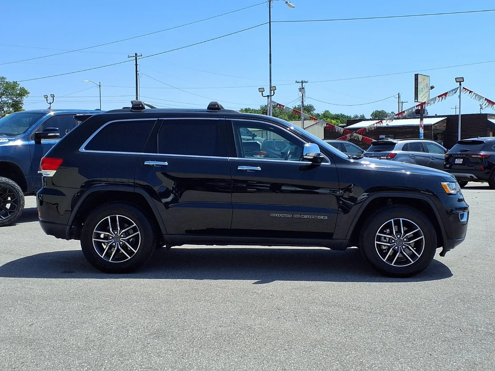 Jeep Grand Cherokee photo 2