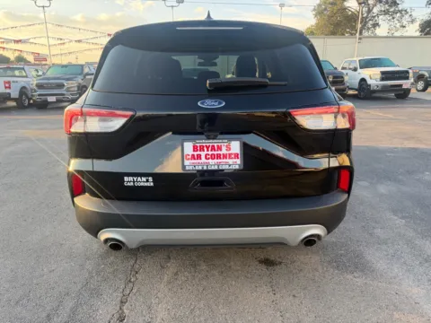 More photos of 2022 FORD ESCAPE SE at Bryan's Car Corner Chickasha, OK