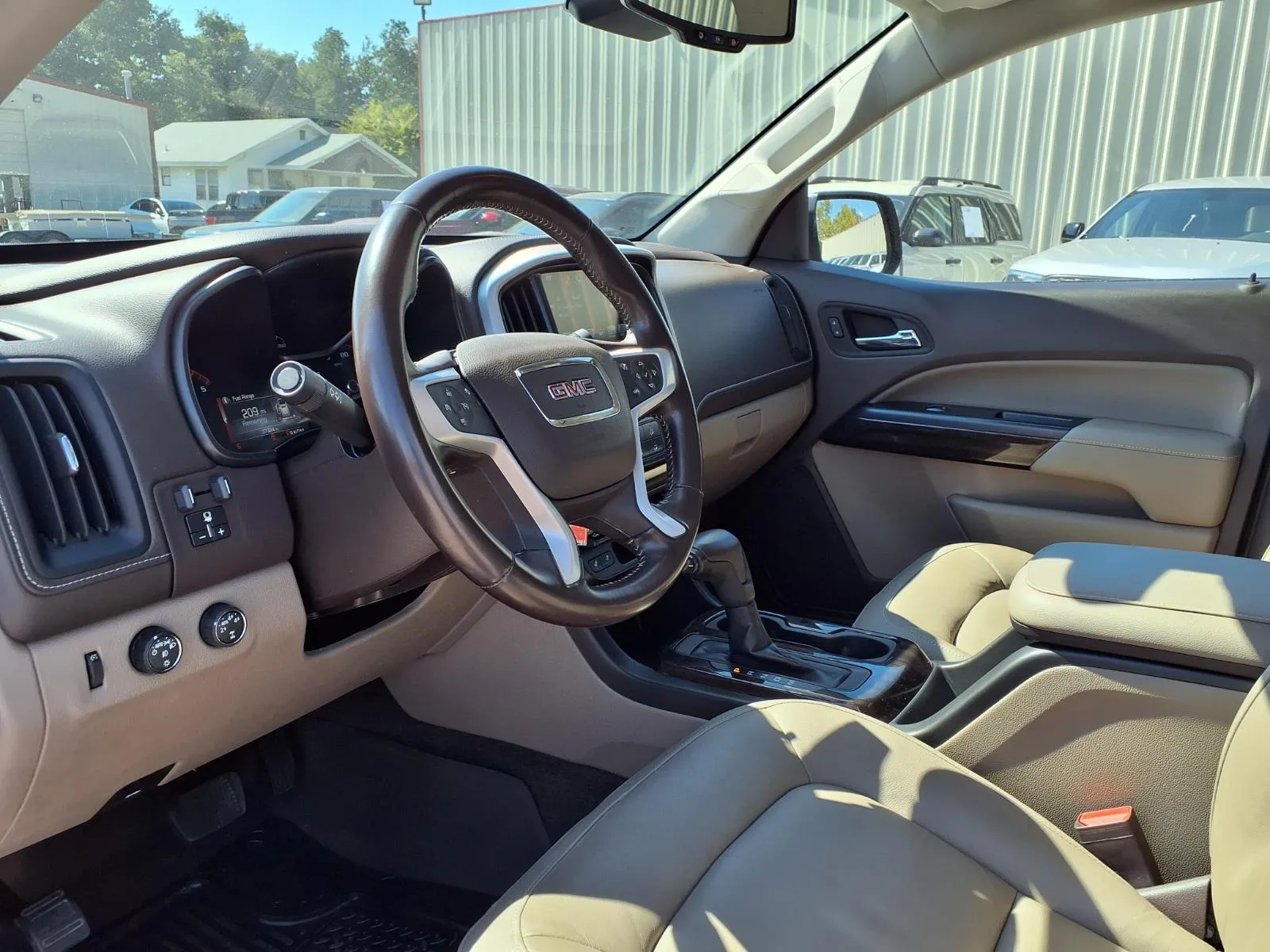 GMC Canyon photo 11