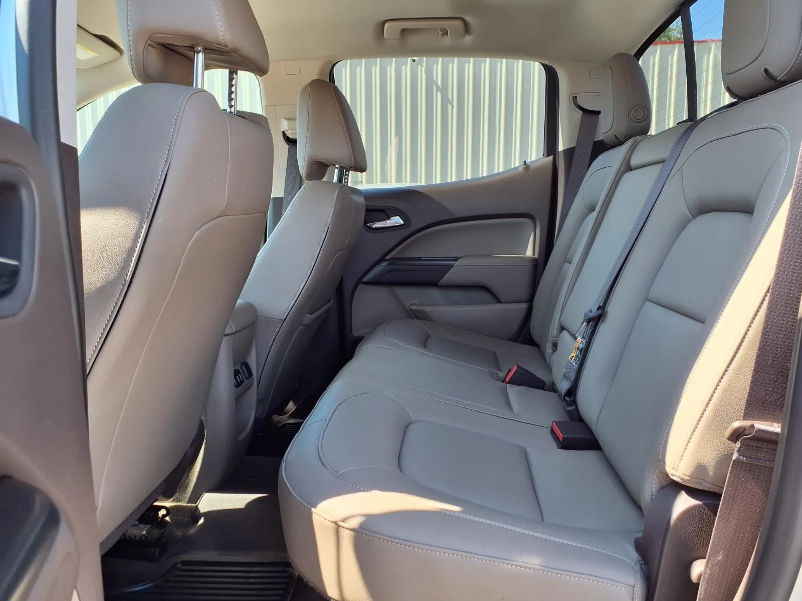 GMC Canyon photo 14