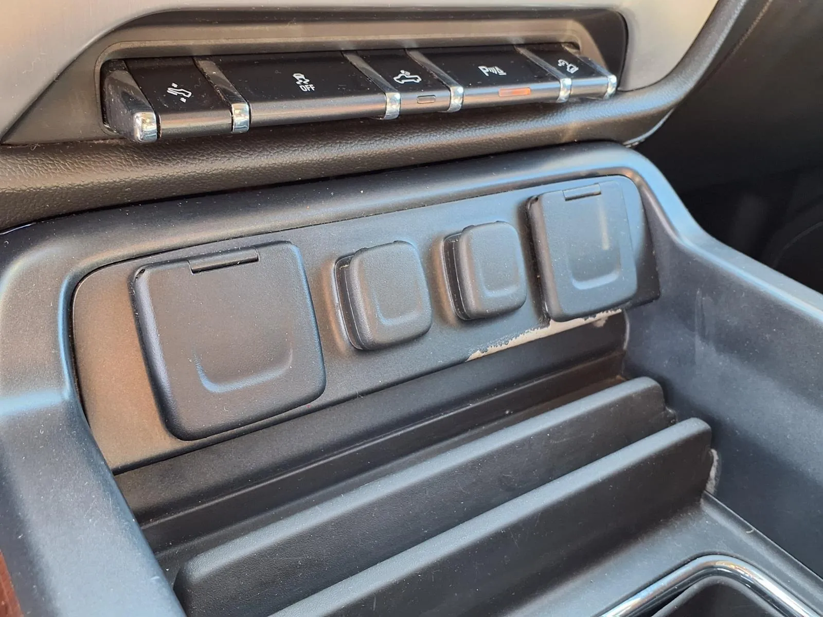 GMC Sierra photo 10