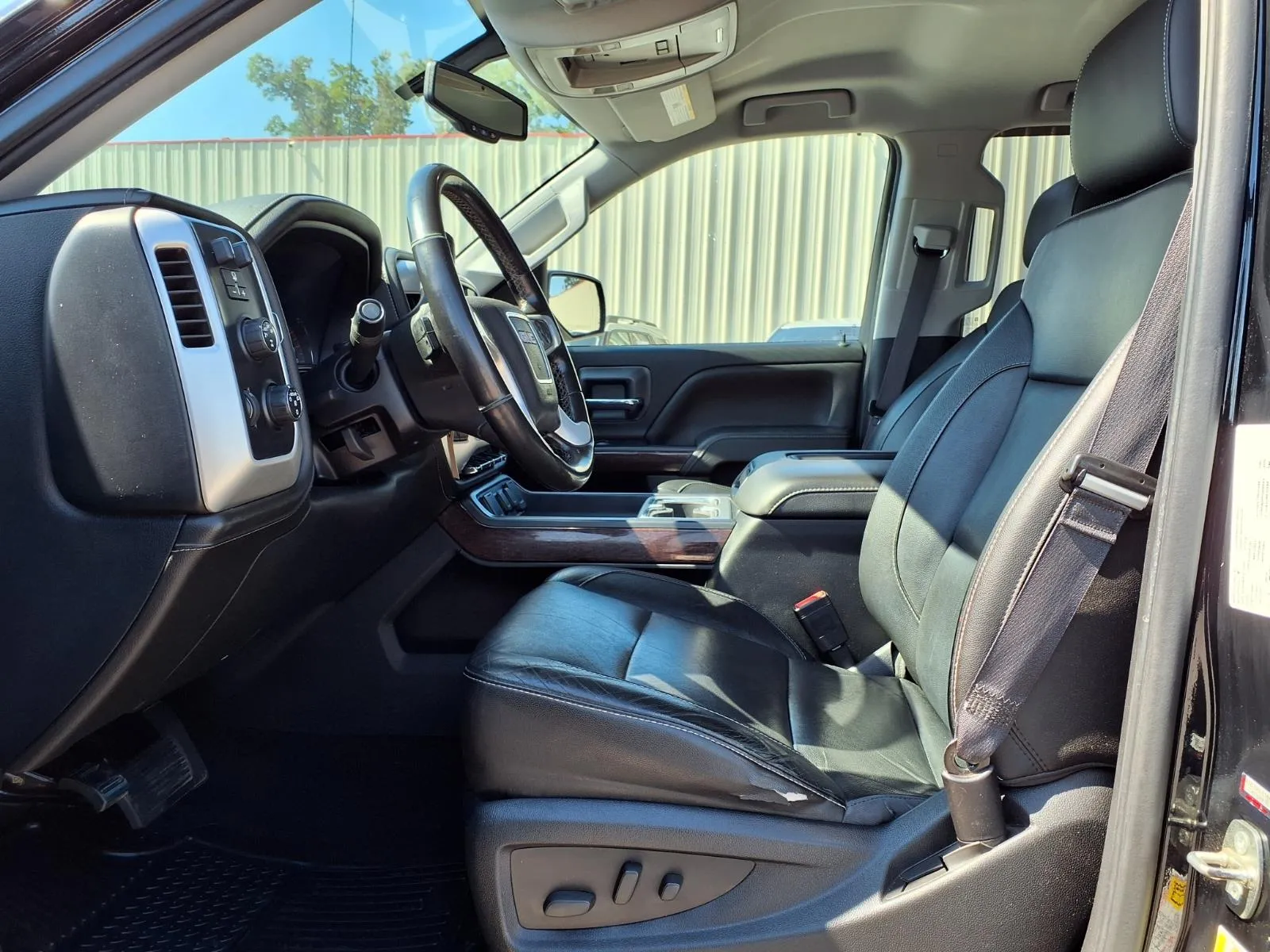 GMC Sierra photo 12